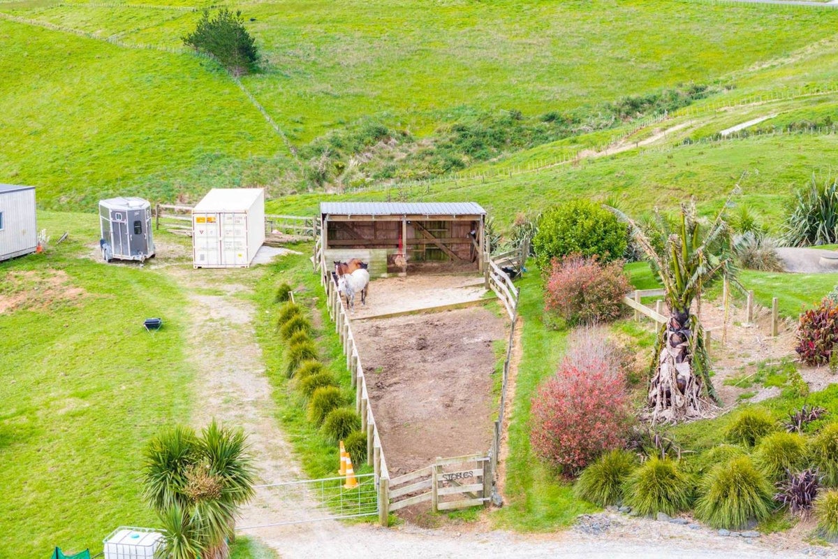 28 West Farm Drive, Wellsford - Carousel 45