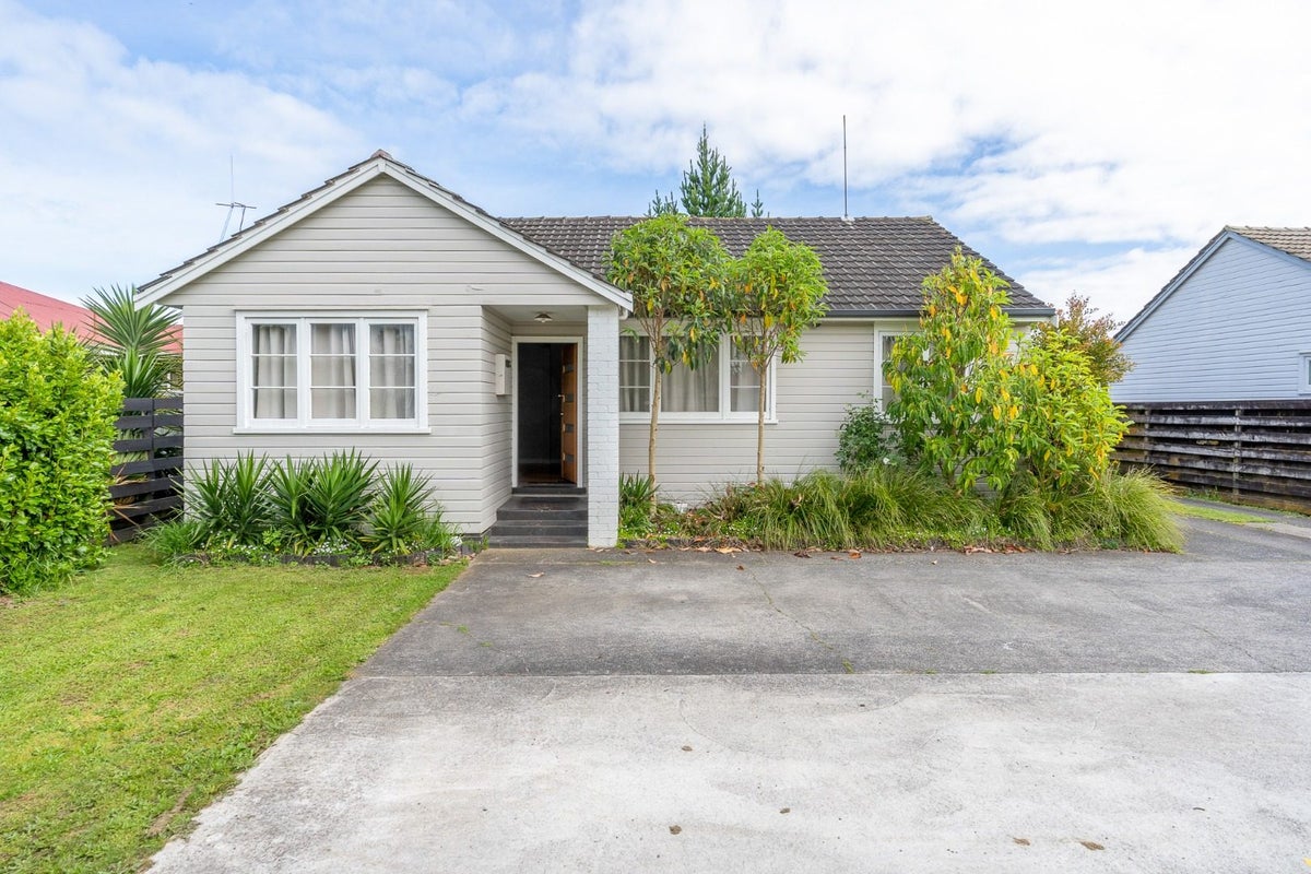 20 Karaka Street, Nawton, Hamilton - Carousel 1