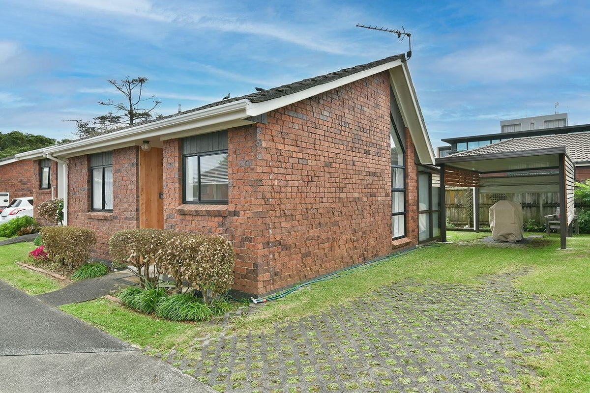 12 Bellbird Place, Orewa, Orewa - Carousel 2