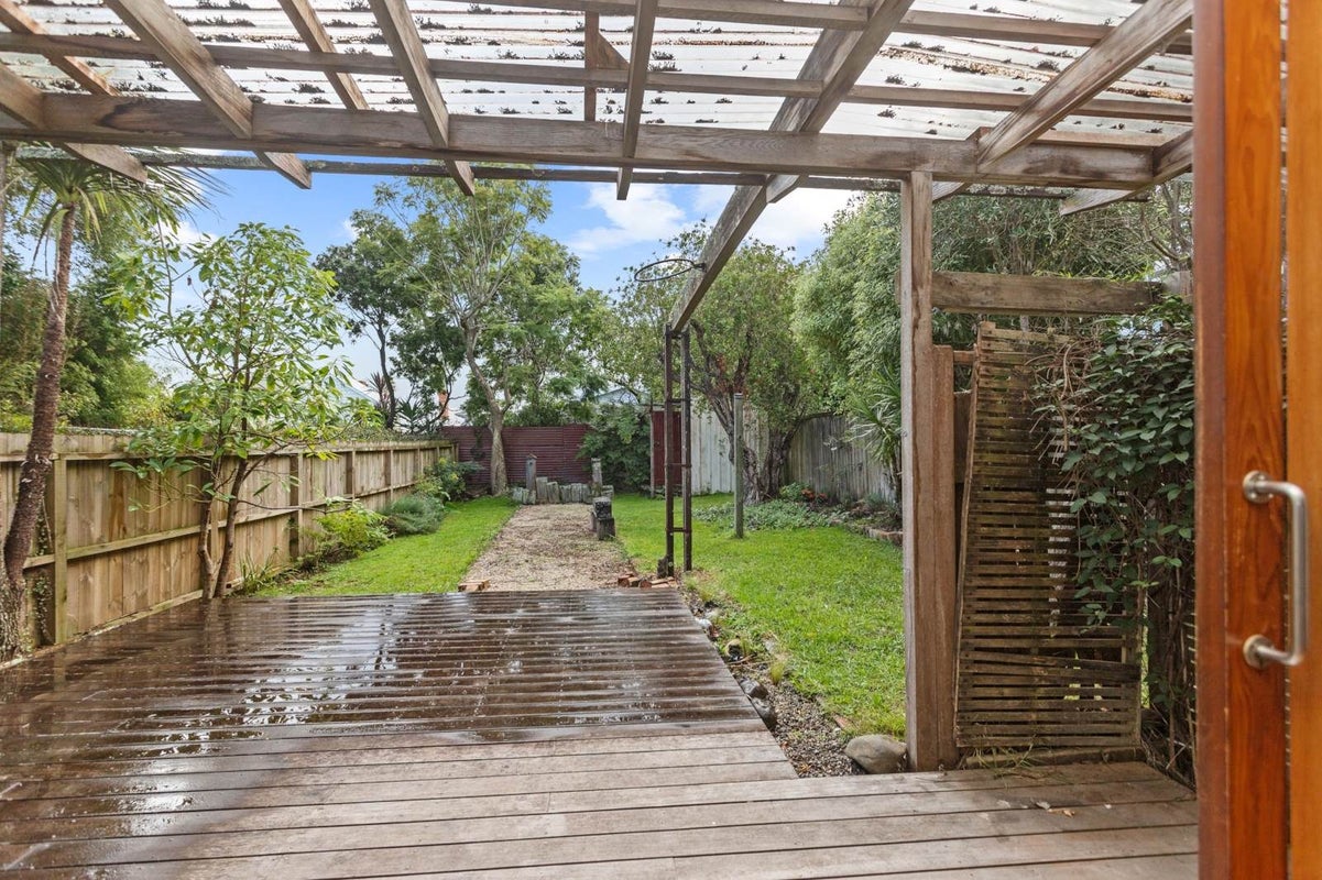 9 Ariki Street, Grey Lynn, Auckland - Carousel 2