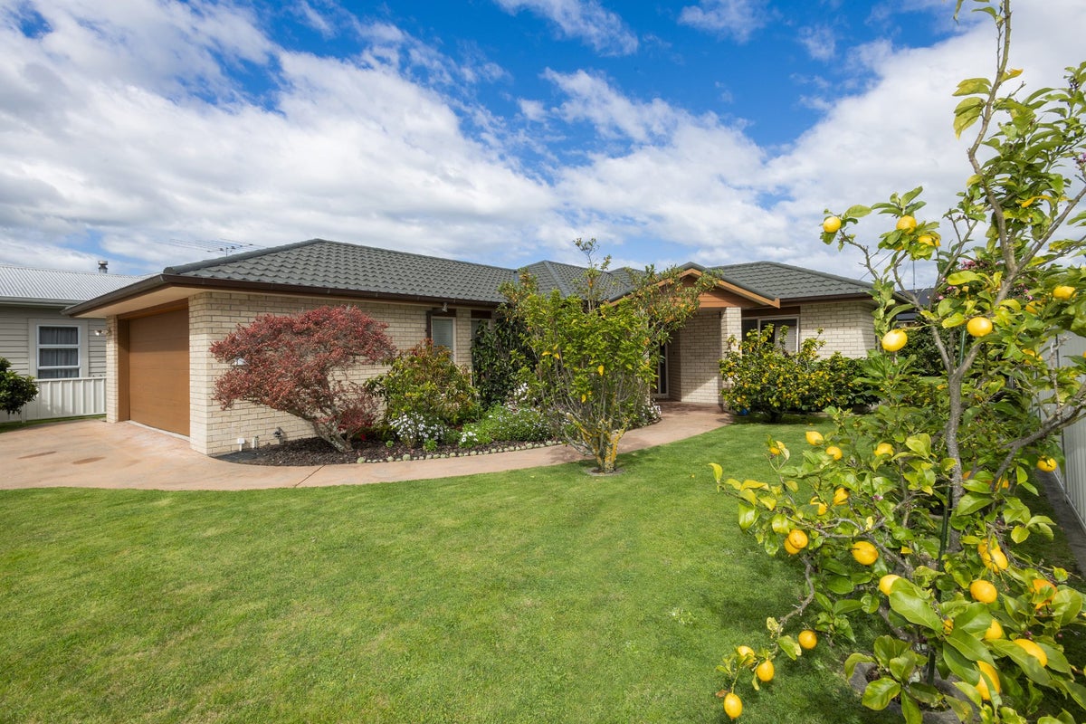 1 Joshua Lane, Lytton West, Gisborne - Carousel 1