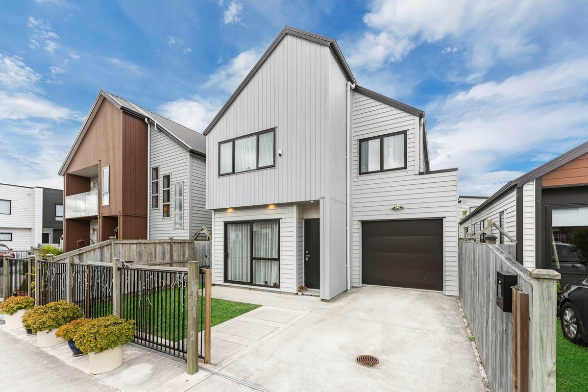 6 Kairakau Street, Takanini - Carousel 2