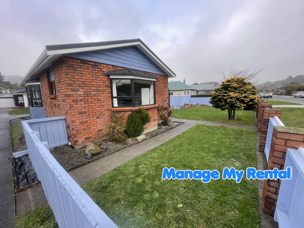 58 Beauchamp Street, Tawa, Wellington - Carousel 1