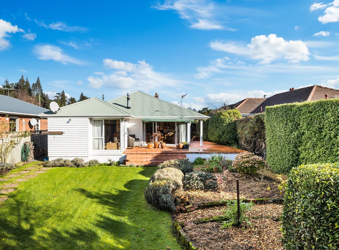 21 Glendining Avenue, North East Valley, Dunedin - Carousel 1