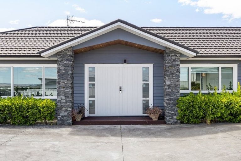13 Dulverton Rise, Flagstaff, Hamilton - Carousel 2