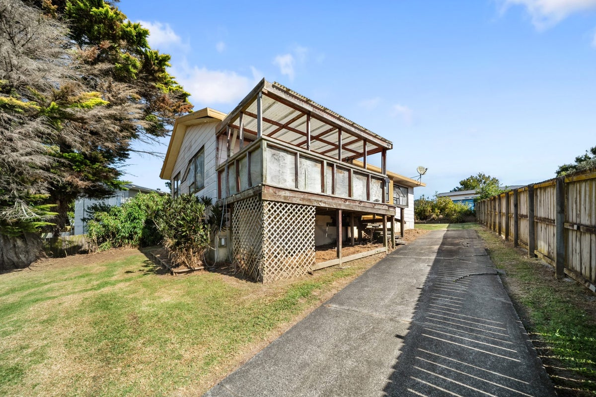 48 Darnell Crescent, Clover Park, Auckland - Carousel 2