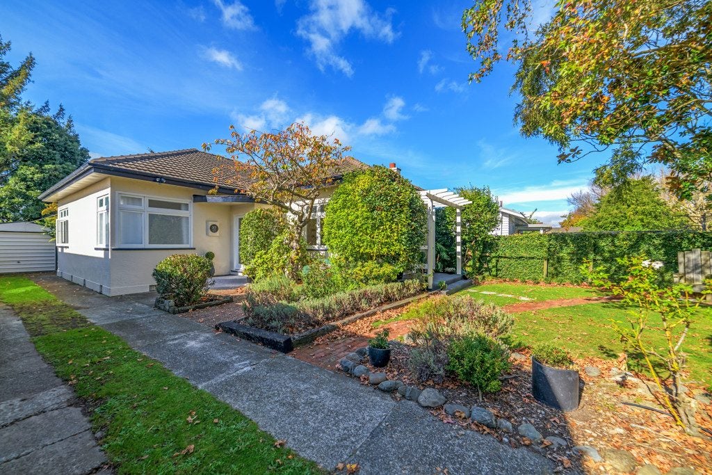 27 Union Street, Hokowhitu, Palmerston North - Carousel 1