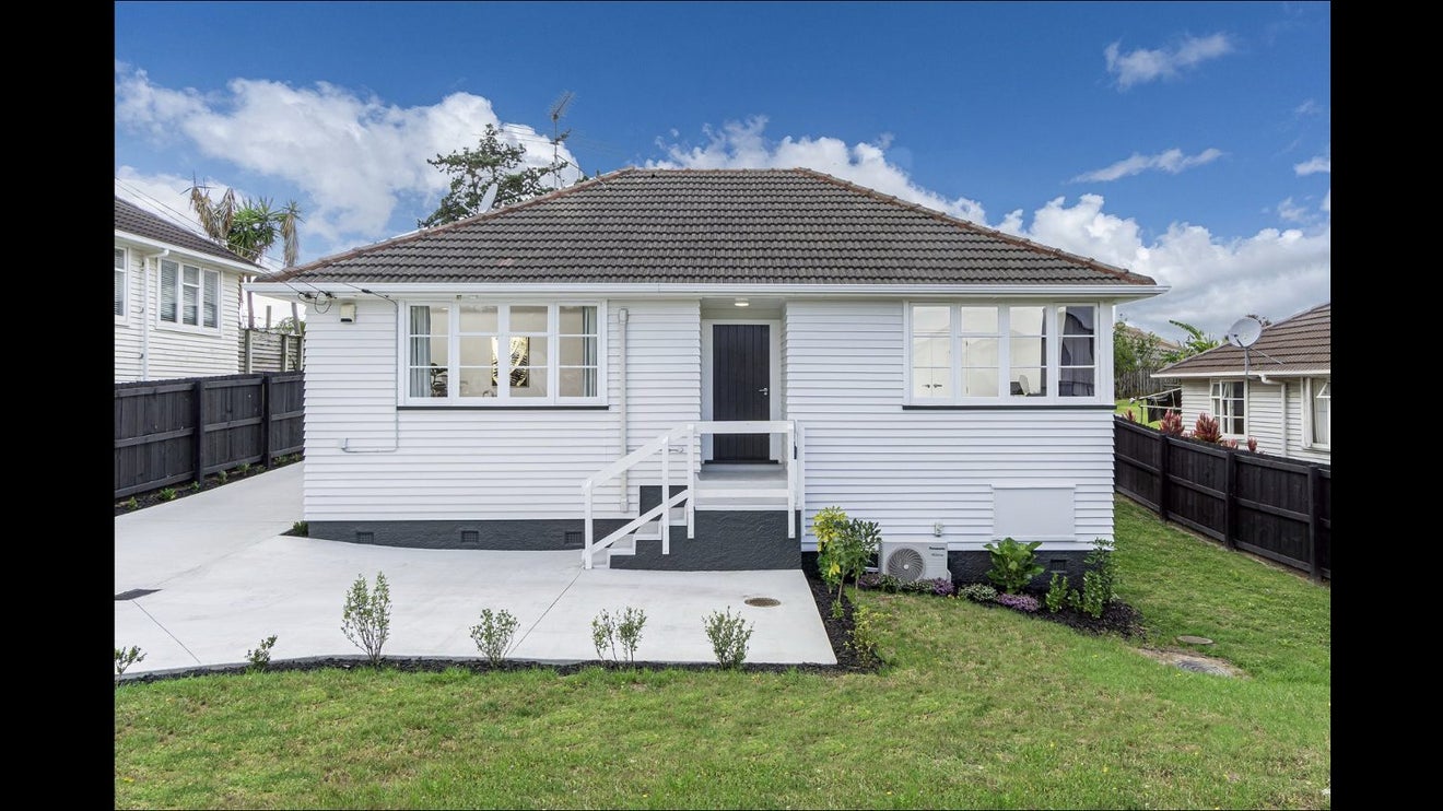 54 Taniwha Street, Wai o Taiki Bay, Auckland - Carousel 1