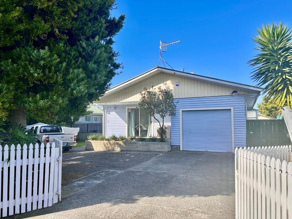 22 Scully Crescent, Onekawa, Napier - Carousel 1