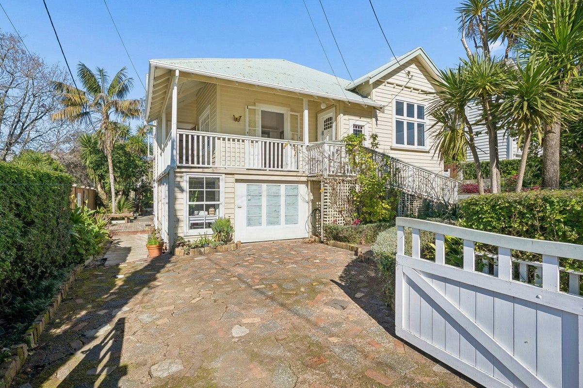 5 Allenby Avenue, Devonport, Auckland - Carousel 2