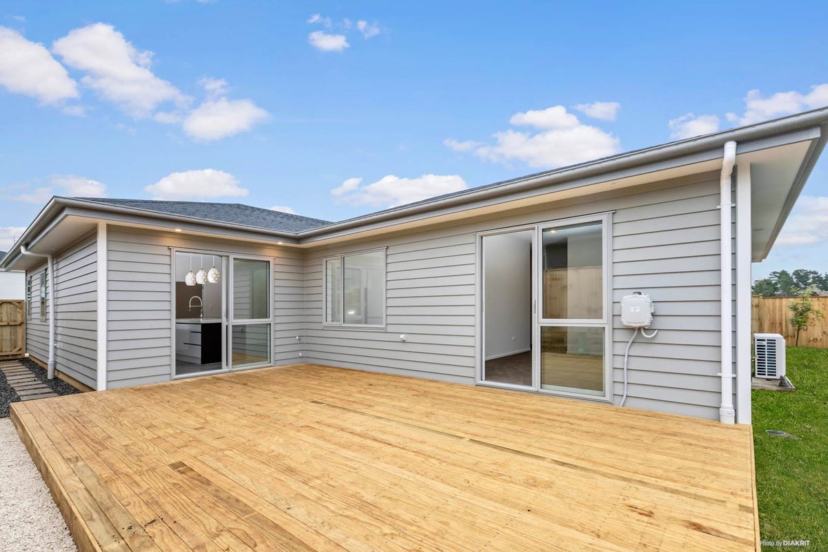 38 Jeroboam Loop, Kumeu - Carousel 2