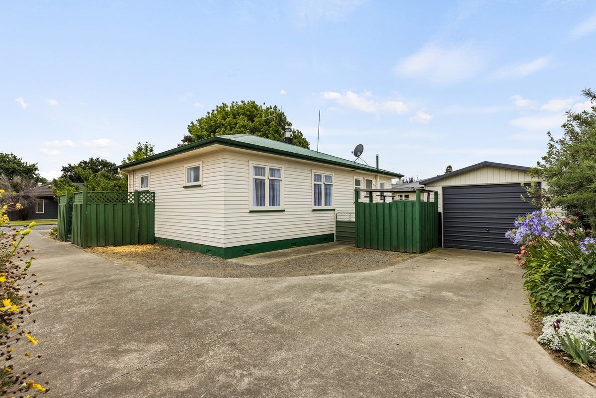 16 Menin Road, Onekawa, Napier - Carousel 19