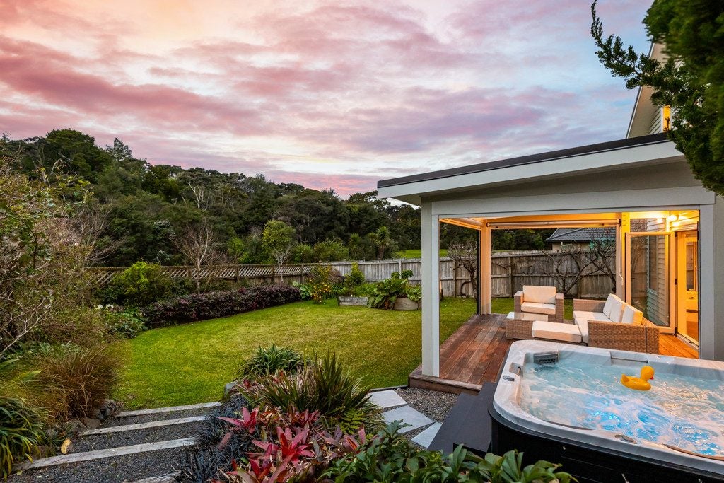 2 Widdison Place, Albany, Auckland - Carousel 2