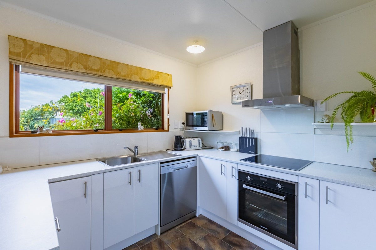 56 Freyberg Avenue, Tamatea, Napier - Carousel 2