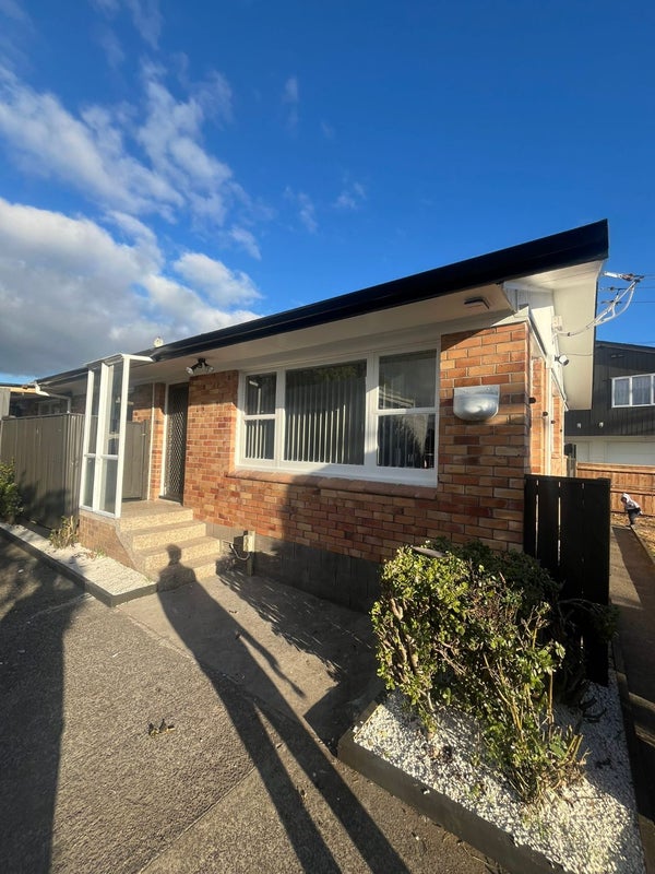 1/37 Buckingham Crescent, Papatoetoe, Auckland - Carousel 1
