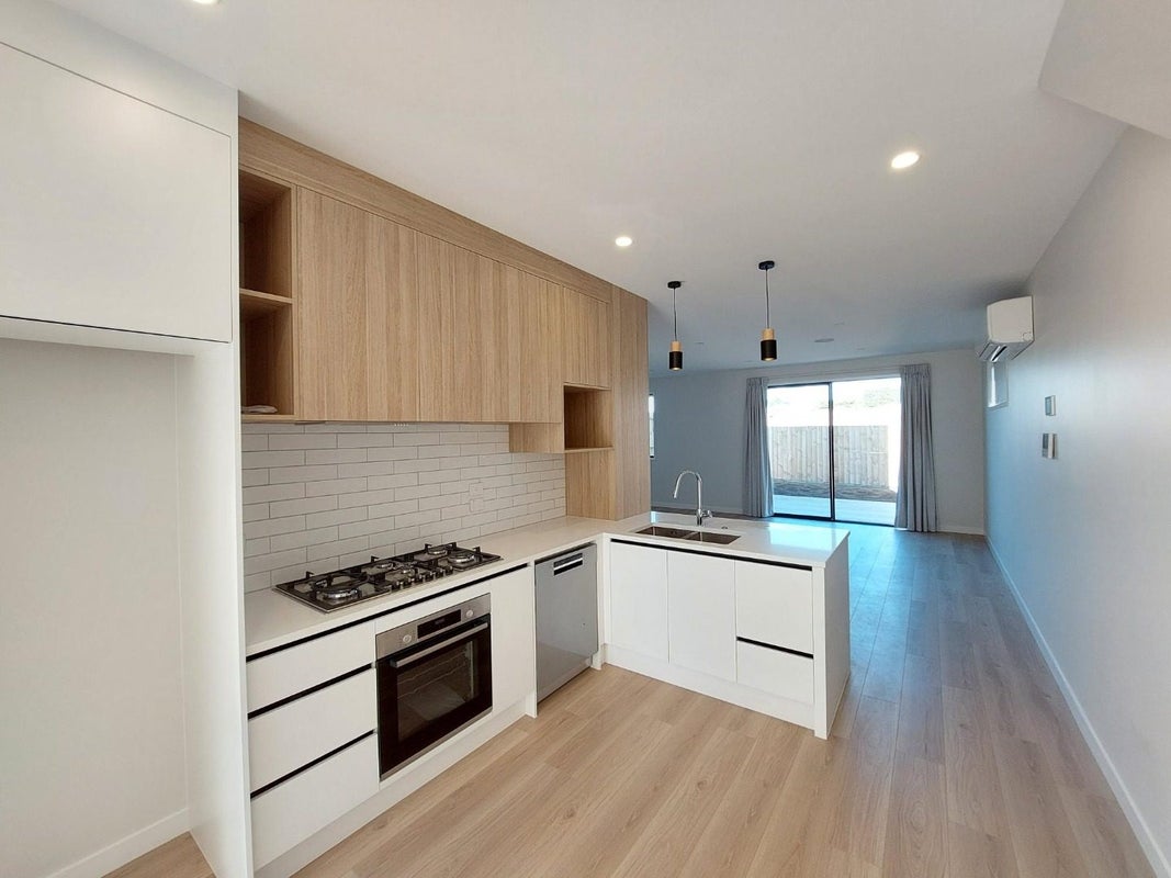 29 Porowha Road, Westgate, Auckland - Carousel 1
