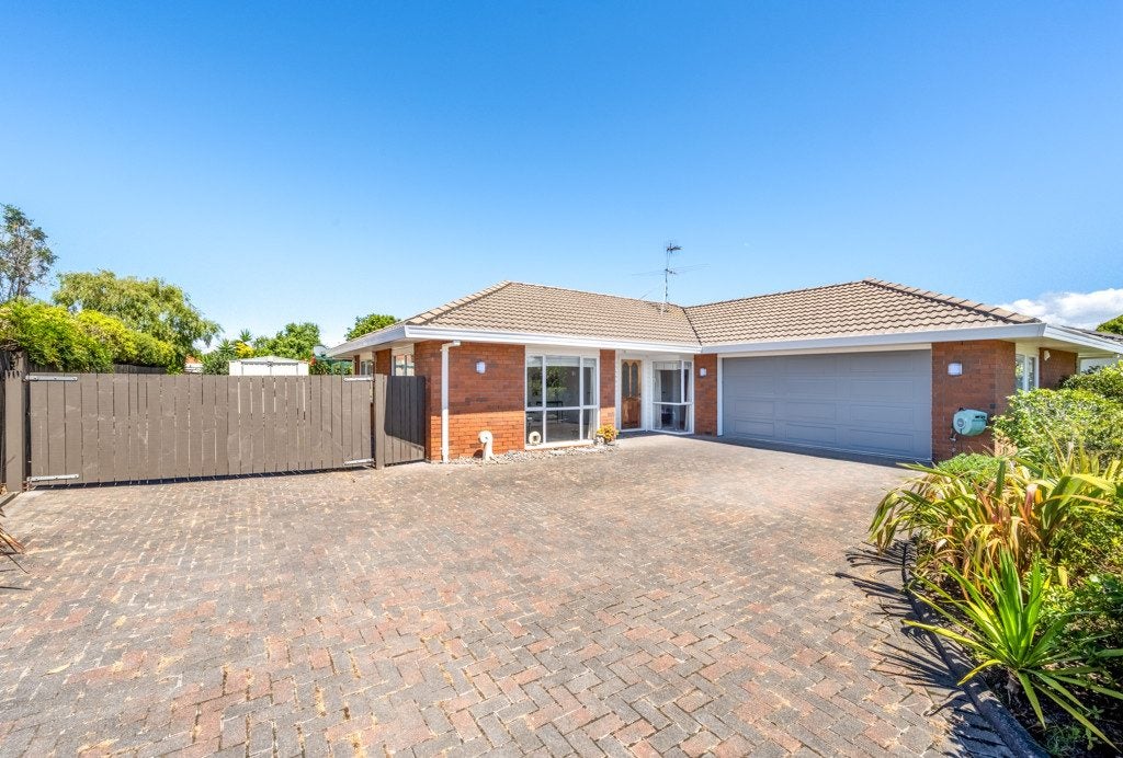 21 Jan Higgins Place, Golflands, Auckland - Carousel 2