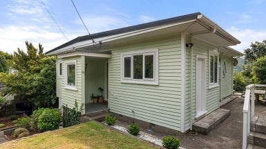 16 Waru Street, Khandallah, Wellington - Carousel 1