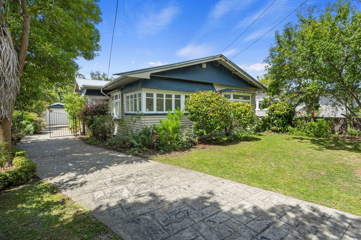 126 Francis Avenue, St Albans, Christchurch - Carousel 1