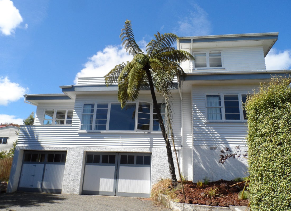 24 Parkes Avenue, Saint Johns Hill, Whanganui - Carousel 23
