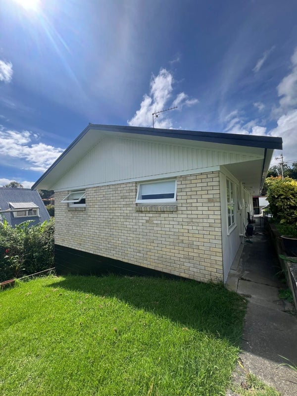 2/7 Dakota Avenue, Beach Haven, Auckland - Carousel 2