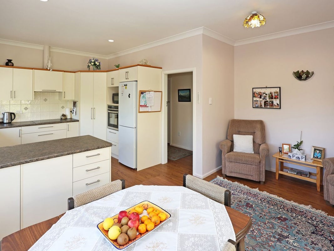 17 Hull Street, South Hill, Oamaru - Carousel 2