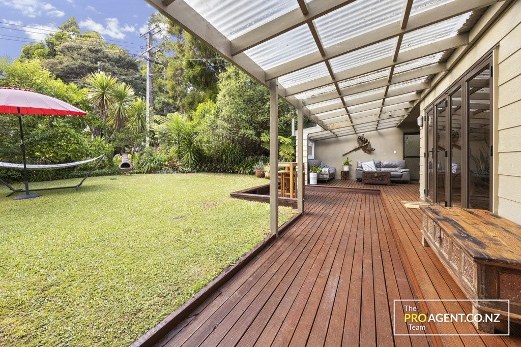 7 Minnehaha Avenue, Titirangi, Auckland - Carousel 2