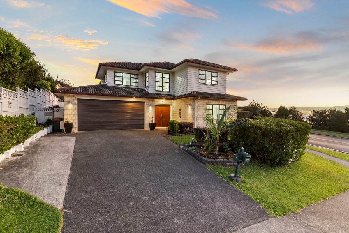 6 Valderama Drive, Flat Bush, Auckland - Carousel 1