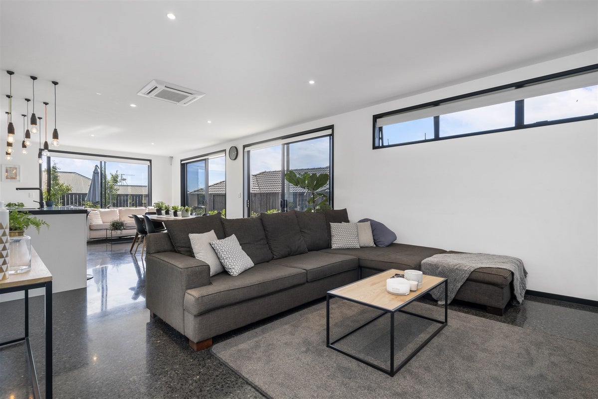 29 Keston Crescent, Flagstaff, Hamilton - Carousel 2