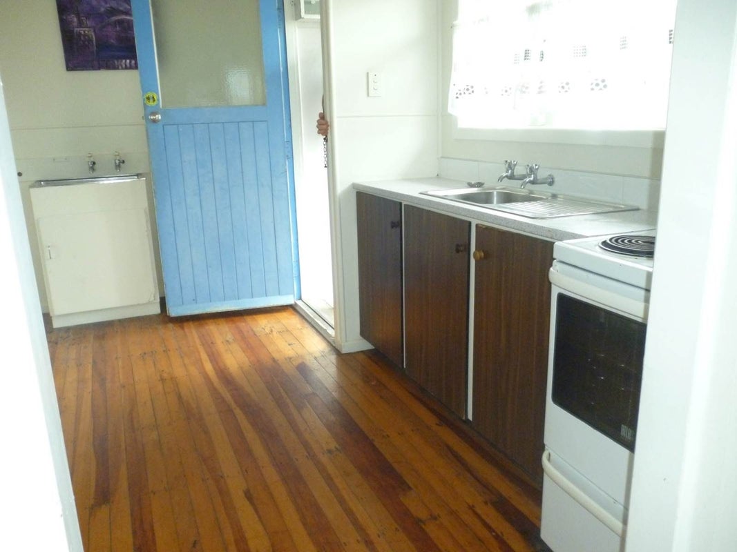 37 Lincoln Park Avenue, Massey, Auckland - Carousel 2