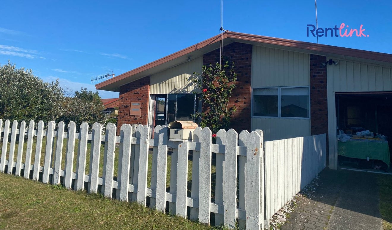 1 Seaspray Drive, Mount Maunganui, Mount Maunganui - Carousel 1