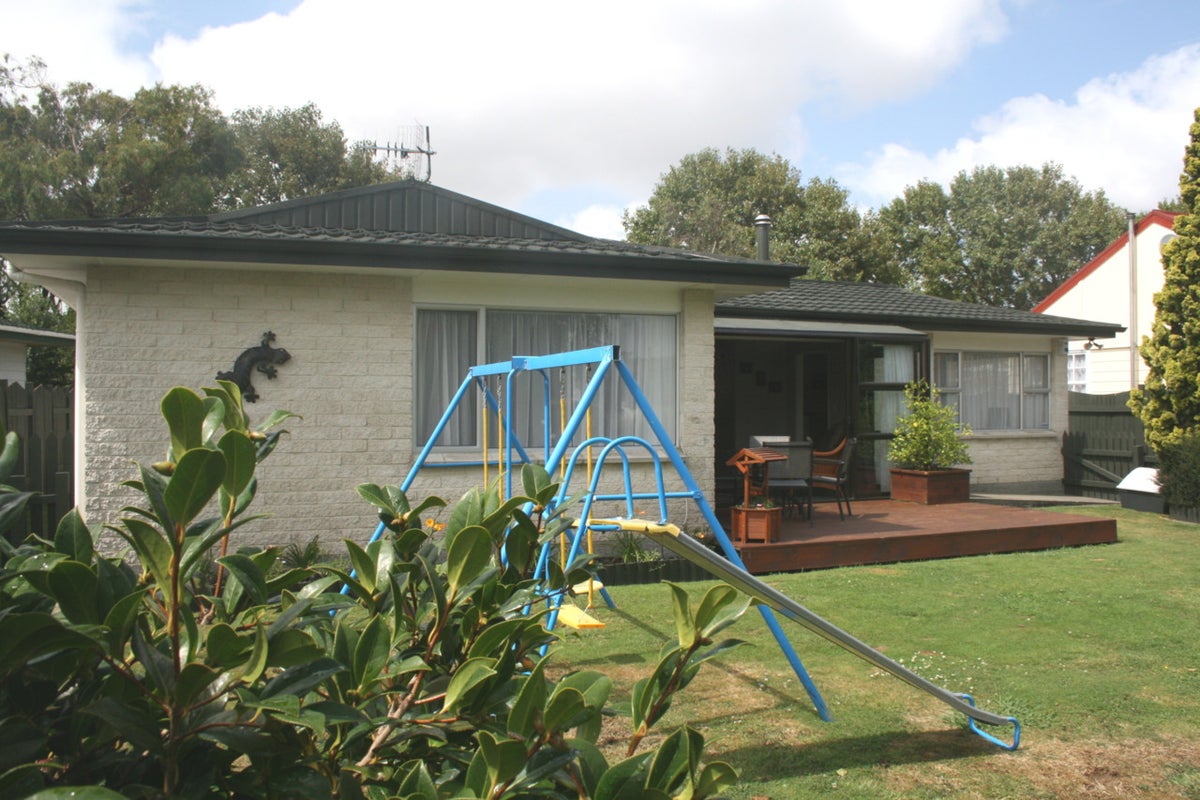 93 Apollo Parade, Milson, Palmerston North - Carousel 11