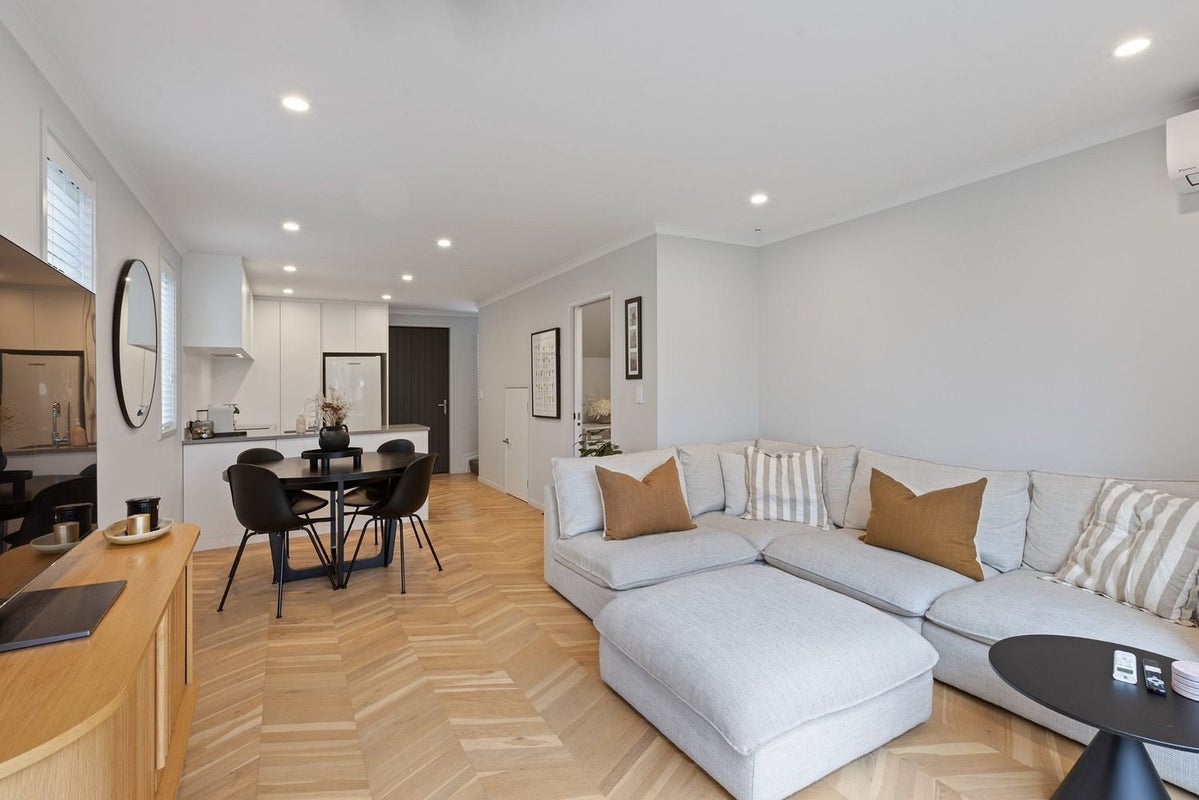 10 Patariki Way, Beach Haven, Auckland - Carousel 2