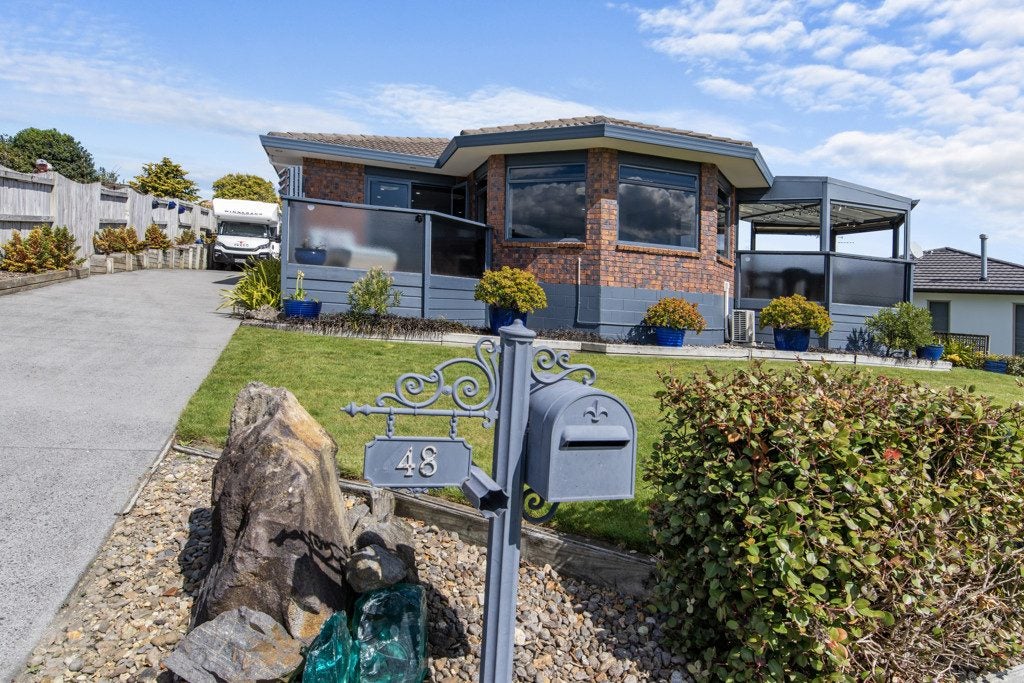 48 Sapphire Drive, Hairini, Tauranga - Carousel 1