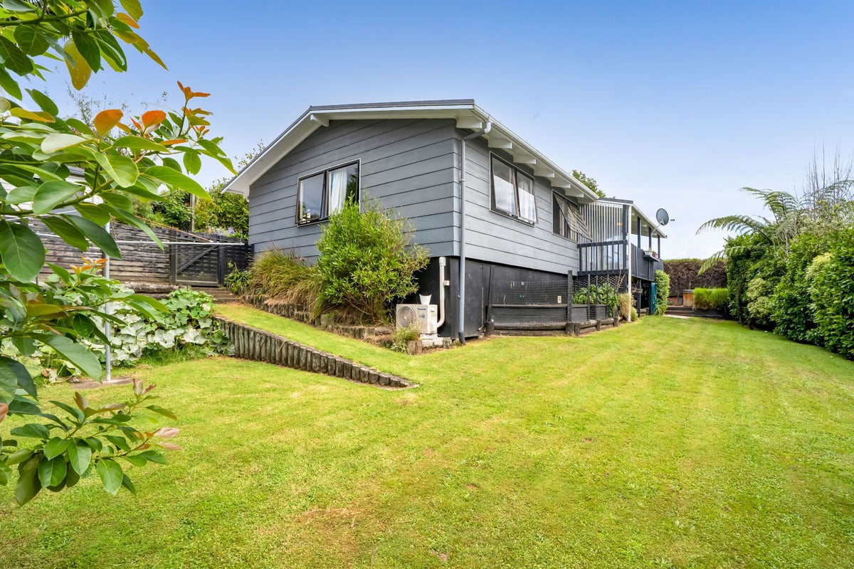 76B Heta Road, Highlands Park, New Plymouth - Carousel 2