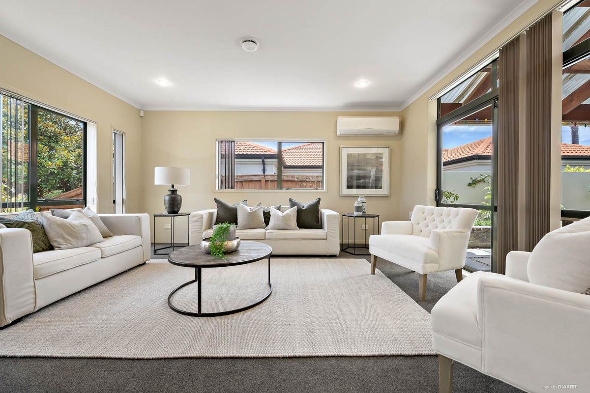 12 Sheddings Lane, East Tamaki, Auckland - Carousel 1