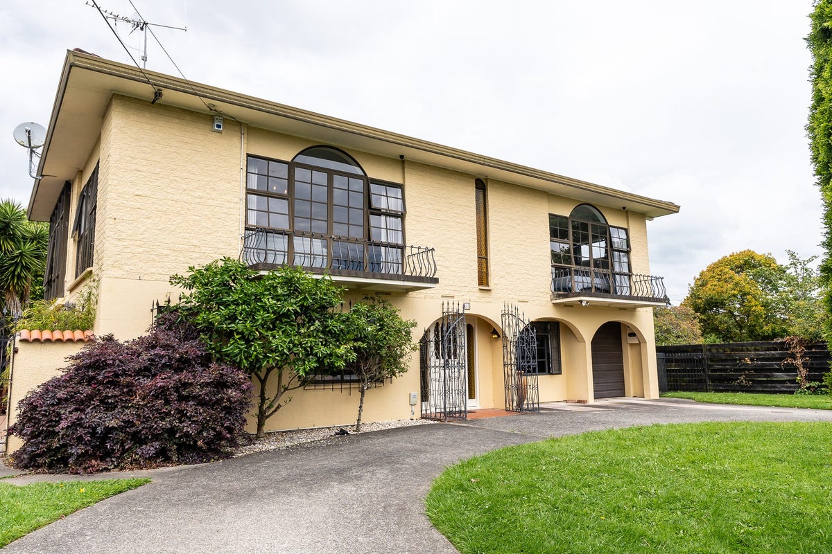 1A Hinton Avenue, Forest Lake, Hamilton - Carousel 1