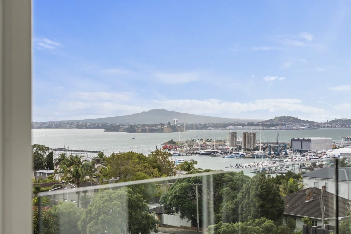 6C Shelly Beach Road, Saint Marys Bay, Auckland - Carousel 1
