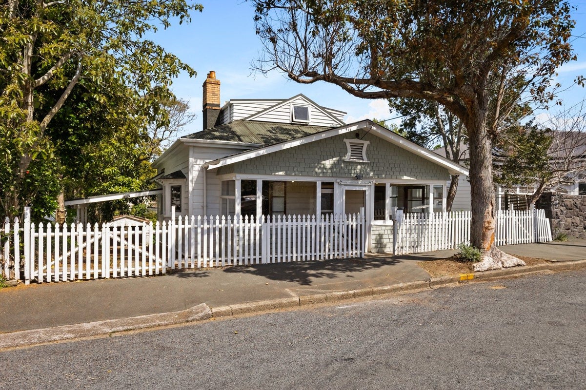 6 Domain Street, Devonport, Auckland - Carousel 1