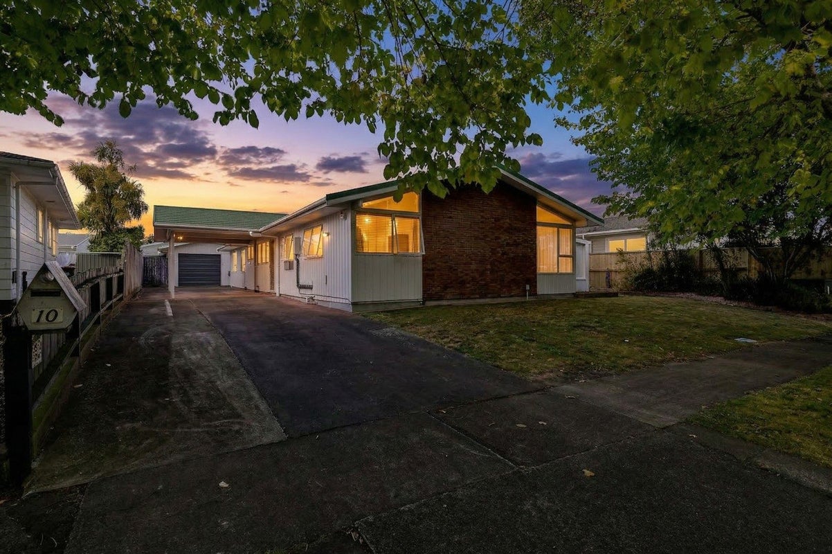 10 Lockhart Avenue, Milson, Palmerston North - Carousel 1