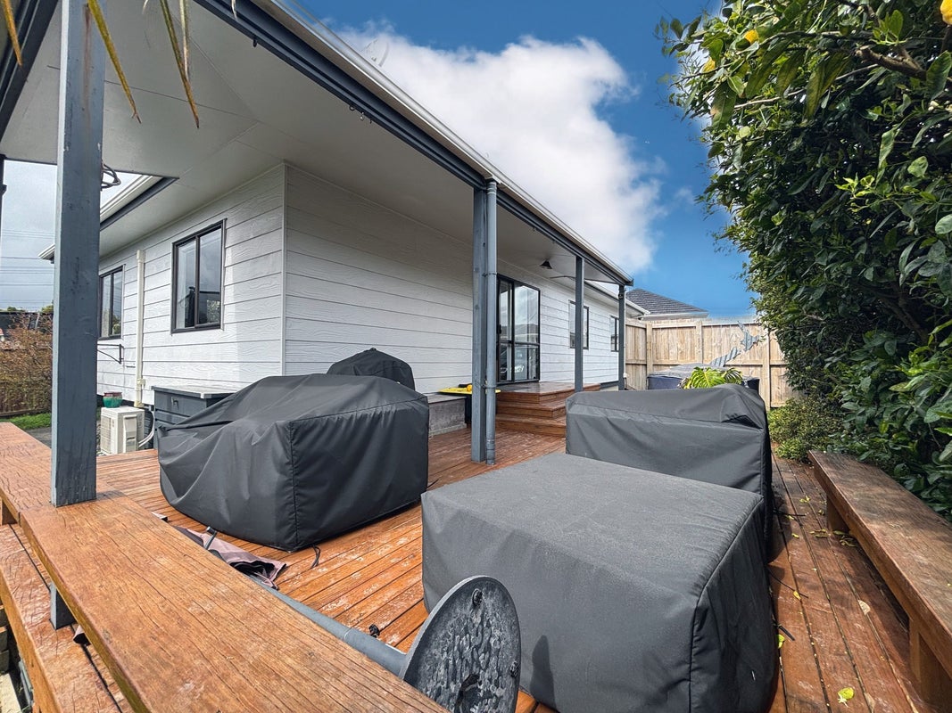 2/51 Vodanovich Road, Te Atatu South, Auckland - Carousel 18