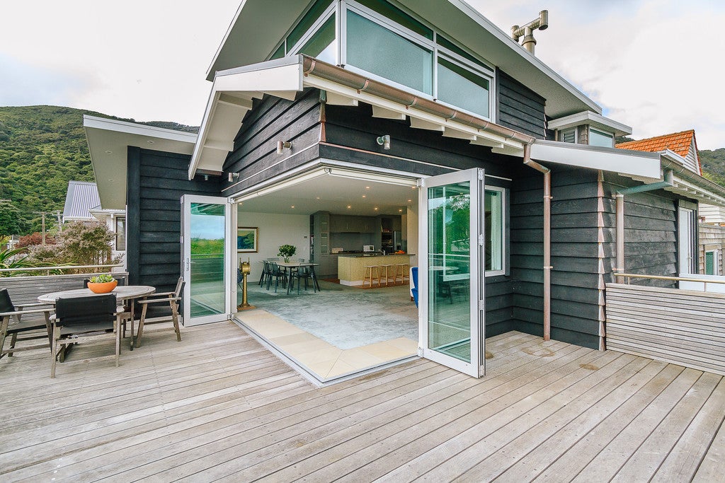 18 Maire Street, Eastbourne, Lower Hutt - Carousel 2