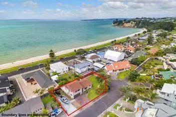 18 Rogers Avenue, Eastern Beach, Auckland - Carousel 1