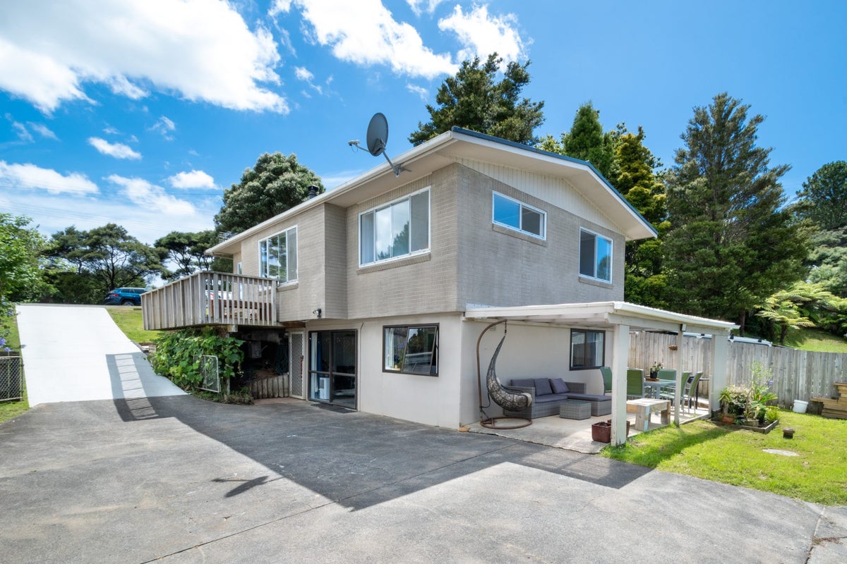 114 Mcentee Road, Waitakere, Auckland - Carousel 1