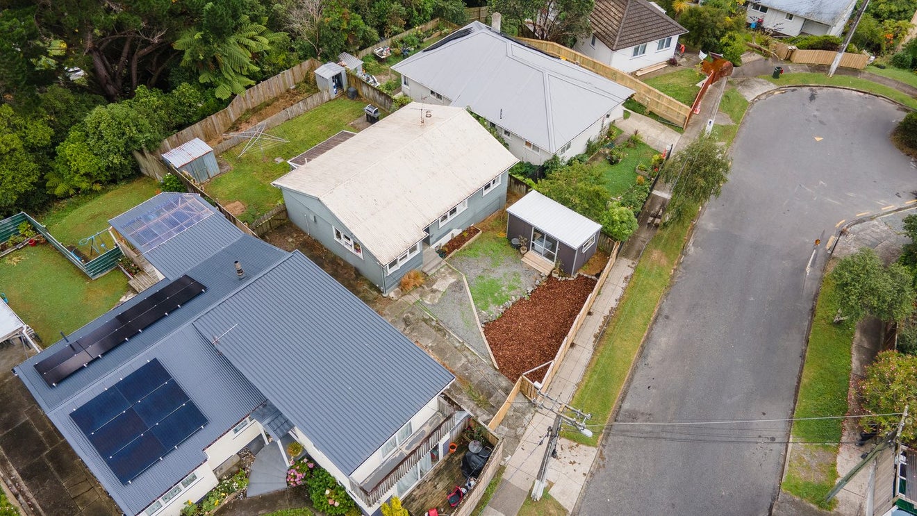 9 Amundsen Grove, Stokes Valley, Lower Hutt - Carousel 32
