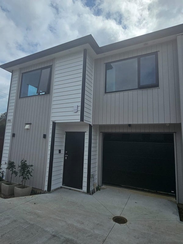 83A Hutchinsons Road, Bucklands Beach, Auckland - Carousel 1