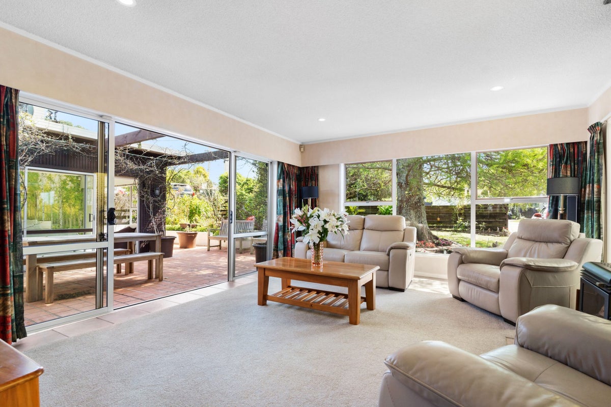 72 Glenvar Road, Torbay, Auckland - Carousel 2