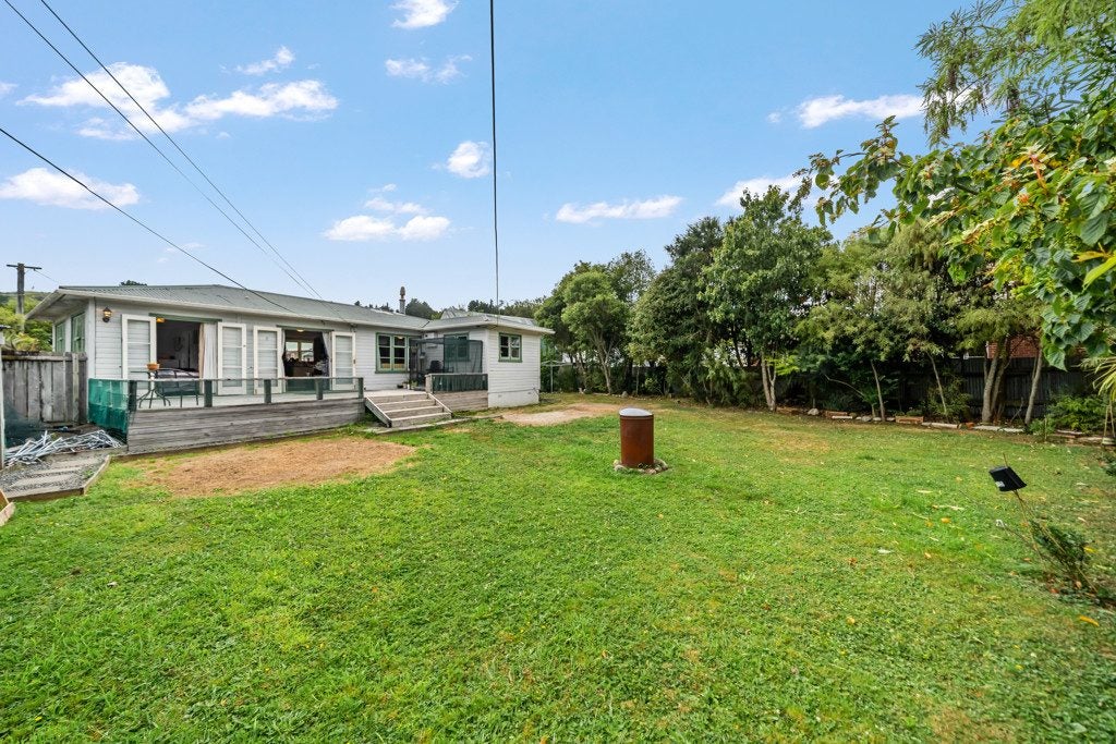 1216 Fergusson Drive, Brown Owl, Upper Hutt - Carousel 1