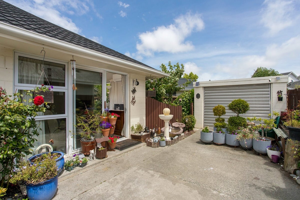 2/9 Omega Place, Casebrook, Christchurch - Carousel 1