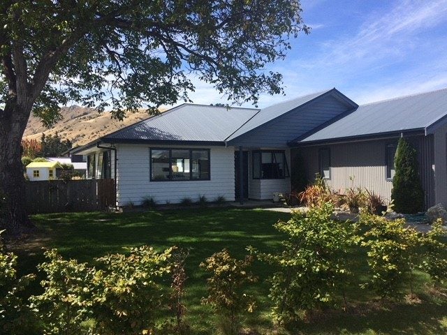 12 Bridesdale Drive, Lake Hayes, Queenstown - Carousel 1